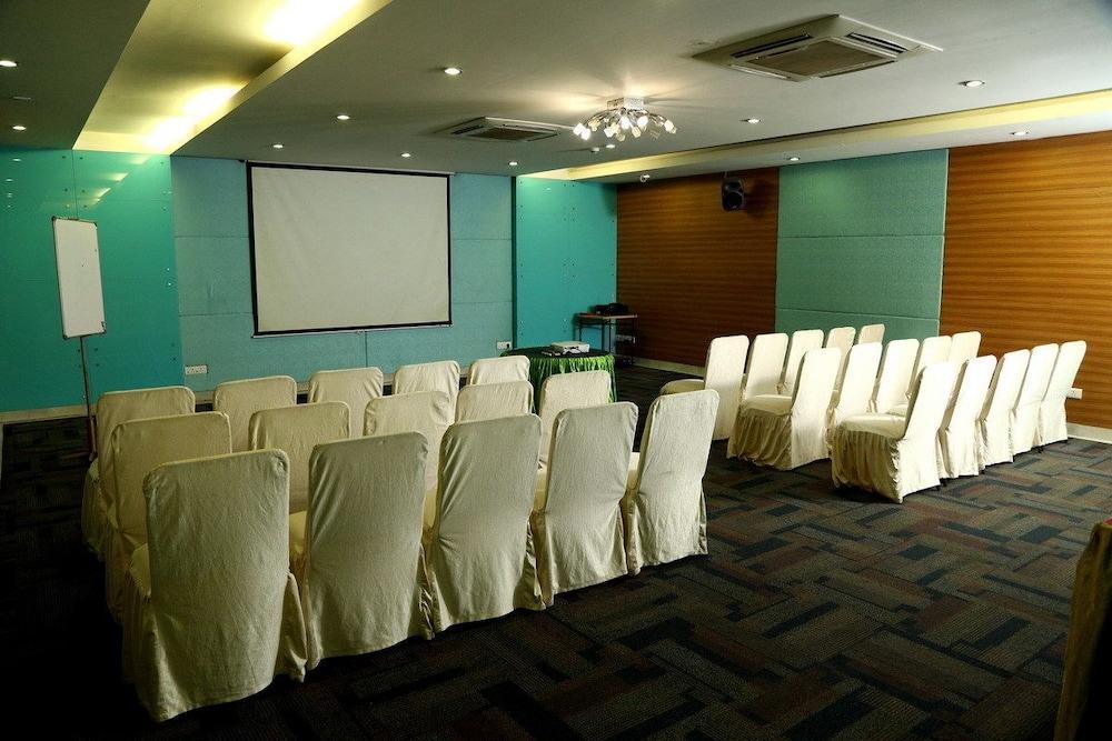 The Verda Saffron Hotel Mangalore Eksteriør billede